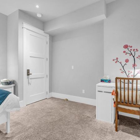Vancouver West Cozy Retreat By Host Launch المظهر الخارجي الصورة